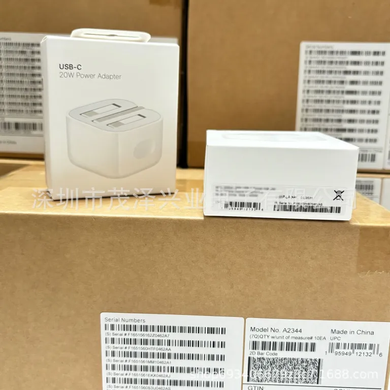 شارژر اپل 20W مناسب برای گوشی iPhone16Pro 15 نسخه هنگکنگ با دوشاخه تاشو استاندارد UK و شارژ سریع PD