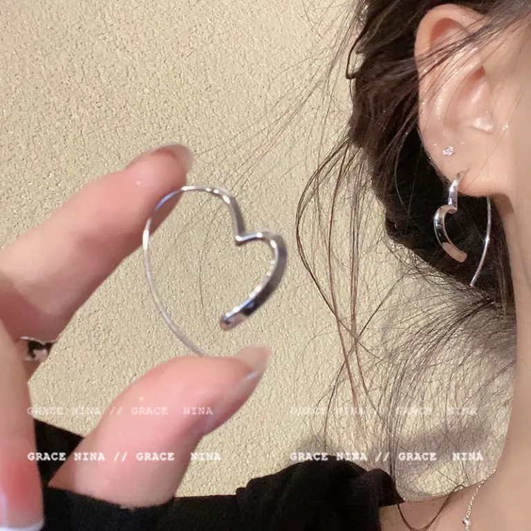 S925 گوشواره میخی نقره خالص با حس لوکس، شیک و همه‌پسند مناسب استایل، عمده از تولیدکننده برای فروش شب‌بازار و بساط