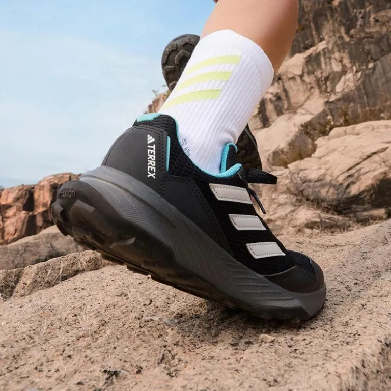 کفش ورزشی زنانه آدیداس TRACEFINDER TRAI سبک، راحت و مقاوم در برابر سایش