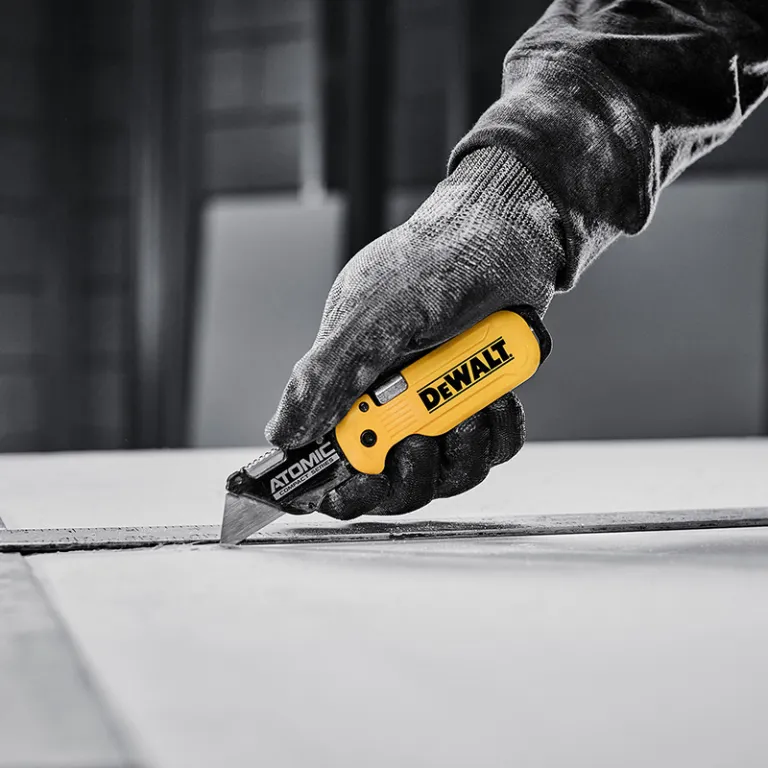 چاقوی تاشو DeWalt DWHT10990 مدل ATOMIC، کاتر چندمنظوره، تیغ برش، کاغذبر و بازکننده جعبه