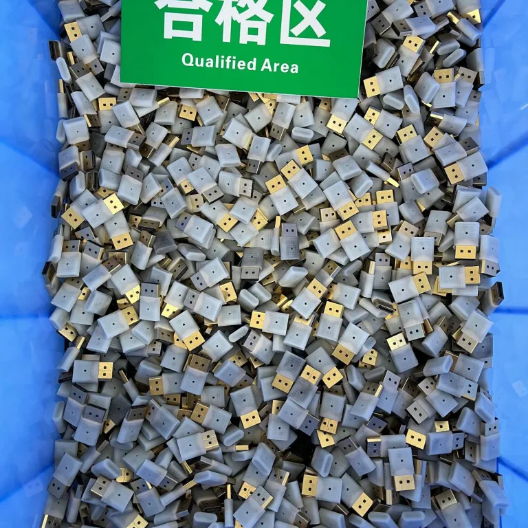 دستگاه مجازی HDMI قفل EDID شبیه‌ساز نمایشگر کارت گرافیک DP فریب‌دهنده پرفروش بین‌المللی برای استودیو و اتصال از راه دور