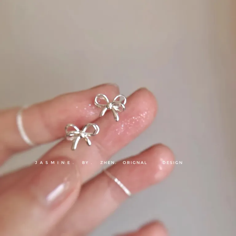 S925 گوشواره میخی نقره خالص با حس لوکس، شیک و همه‌پسند مناسب استایل، عمده از تولیدکننده برای فروش شب‌بازار و بساط