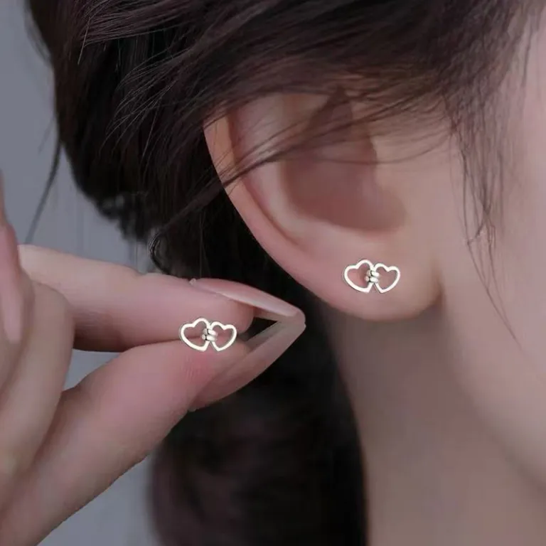 S925 گوشواره میخی نقره خالص با حس لوکس، شیک و همه‌پسند مناسب استایل، عمده از تولیدکننده برای فروش شب‌بازار و بساط