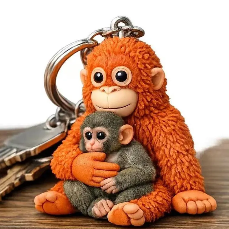 عروسک پارچه‌ای اورانگوتان قرمز Protect Punch The Monkey با طرح فان و خاص، پرفروش صادراتی به‌صورت آویز