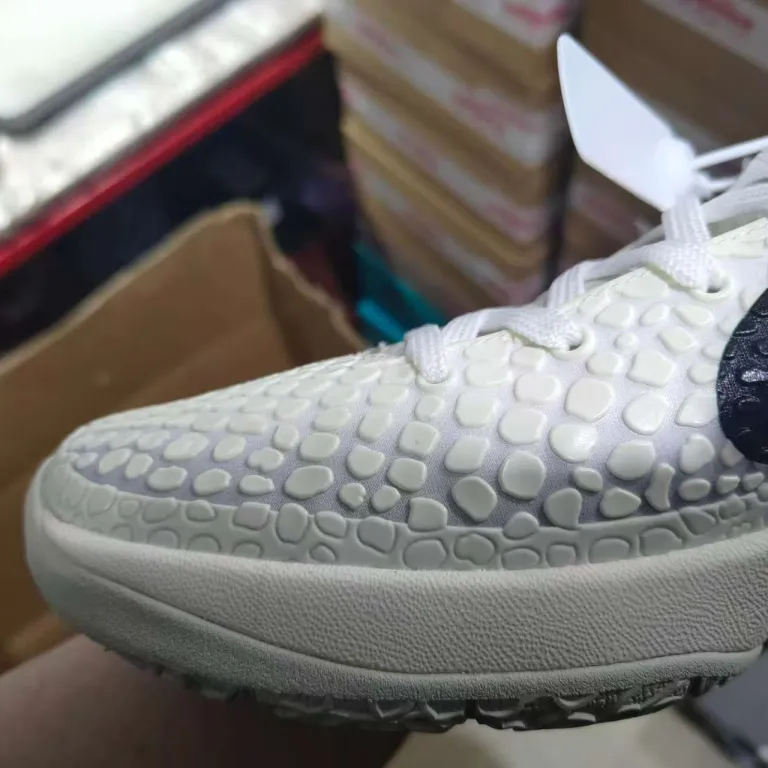 کفش بسکتبال کوبی 6 نسخه اورجینال پوتیان Kobe6 مدل گرین هورنت با صفحه کربنی، مناسب مسابقه و تمرین مردانه و زنانه