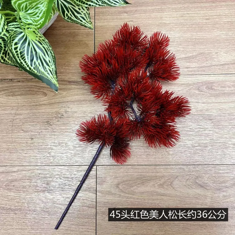 شاخه‌های مصنوعی کاج با سوزن، سرو تالاب، برگ افرای قرمز، شاخه‌های مصنوعی گیاهان سبز و شاخه‌های درخت کاج