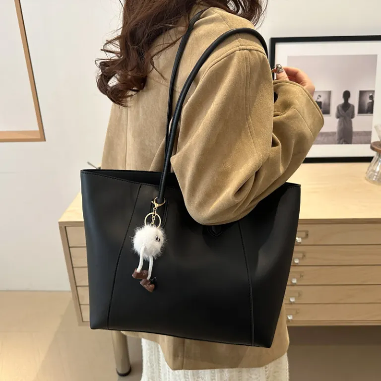 کیف توت بزرگ زنانه مدل جدید زمستانی مناسب محل کار و استفاده روزمره شیک و خاص