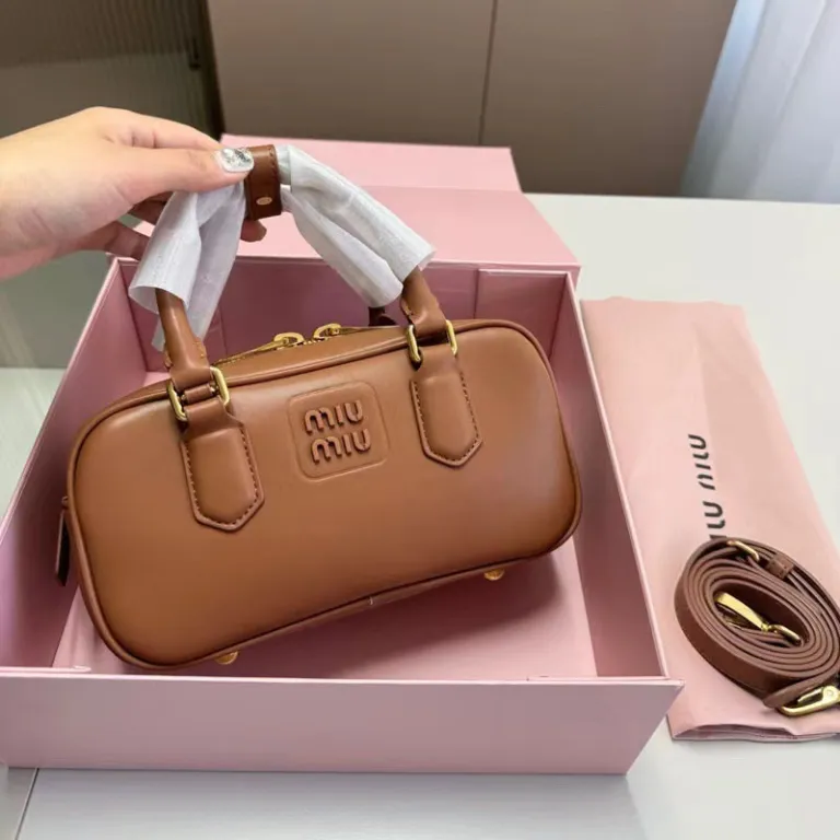 کیف دستی کوچک بوستون بولینگ بالشی مدل جدید miu قابل استفاده به صورت دوشی و کراس بادی