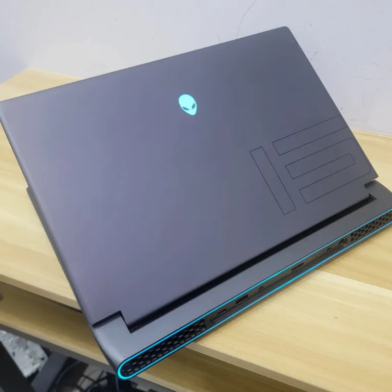 M15R6 لپ‌تاپ I7-12700H RTX3060 با کارت گرافیک مجزا 16G لپ‌تاپ گیمینگ 1TBSSD