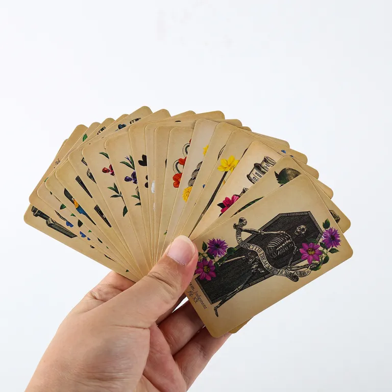تاروت با روکش طلا جعبه فلزی لوکس Tarot Cards Deck همراه با دفترچه راهنمای کاغذی