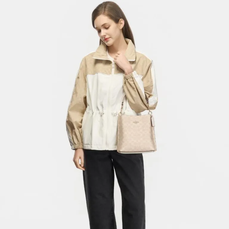 کیف دوشی کراس‌بادی سطلی COACH مدل MOLLIE 22 CBQ33