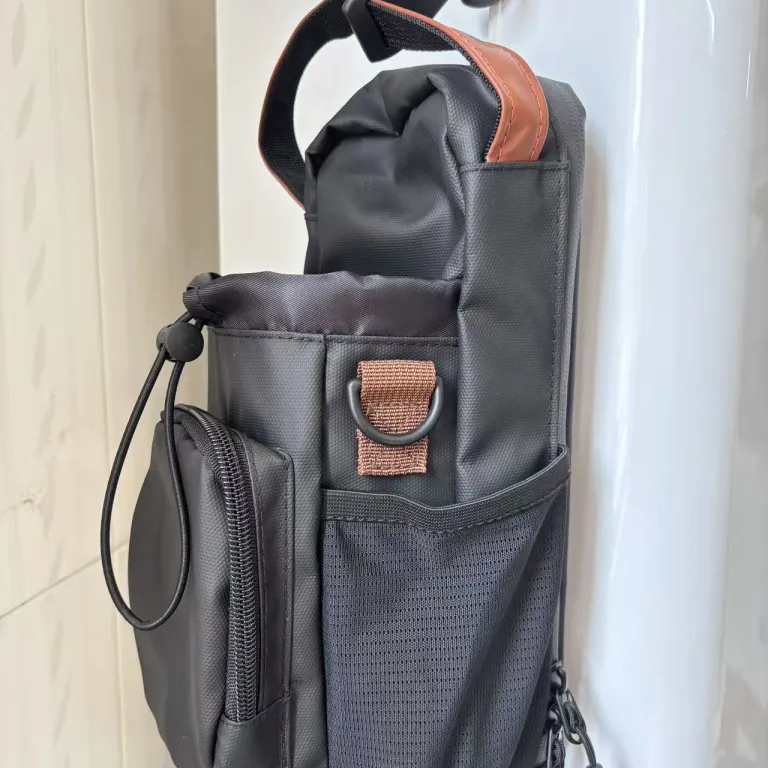 کیف مغناطیسی بطری آب باشگاه با ظرفیت بالا و ضدآب، کیف نگهدارنده قابل حمل برای موبایل و کلید، کیف دوشی آویز، عمده فروشی کارخانه