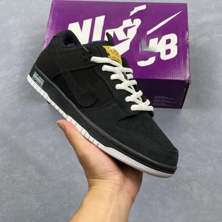 کفش اسنیکرز DUNK اورجینال پوتیان، مدل SB Low با گلدوزی برقی، مناسب بسکتبال و استفاده روزمره