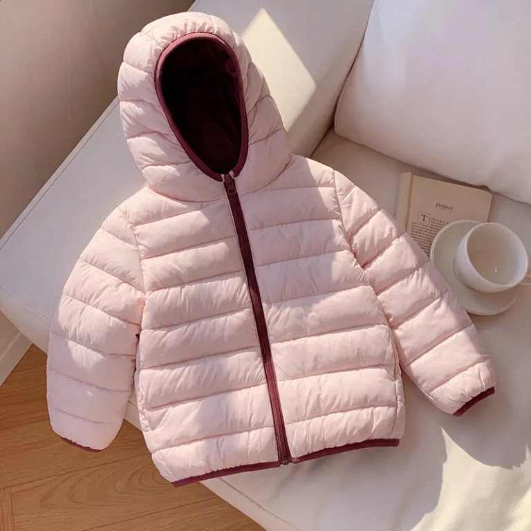 کاپشن سبک پَر و پنبه‌ای بچه‌گانه دخترانه و پسرانه کلاه‌دار زمستانی ساده مخصوص کودکان و نوجوانان