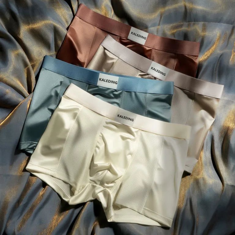 شورت مردانه لوکس ساتن ابریشمی خنک تابستانی نرم و لیز تنفس‌پذیر چهارخانه بدون درز میان‌راست