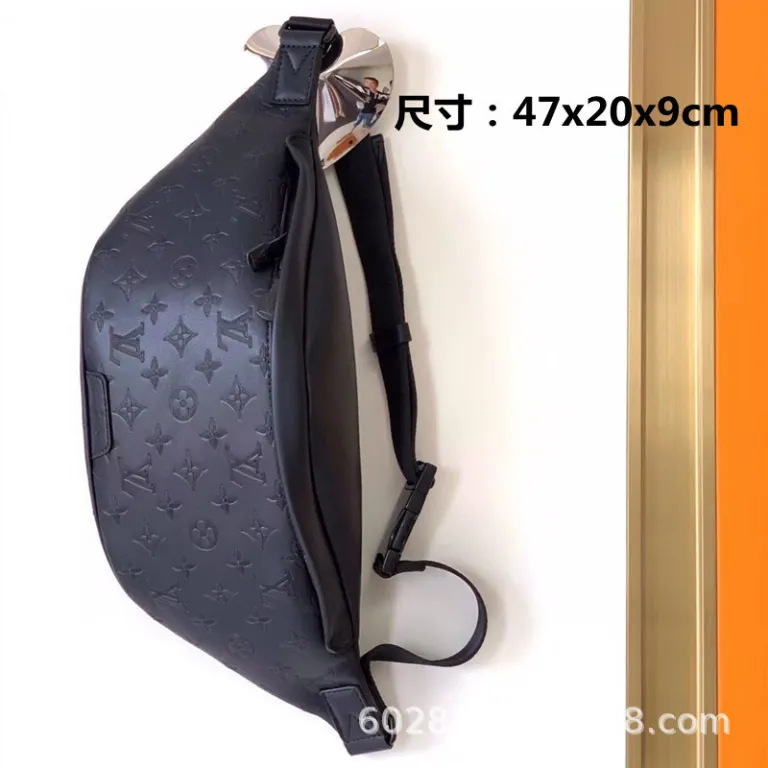 عرضه مستقیم کراس‌بوردر 2025 مدل جدید کیف مردانه m lv مشکی بلک‌واریر کیف کمری کیف سینه چرم طبیعی کیف دوشی کج شیک کیف تک‌دوش