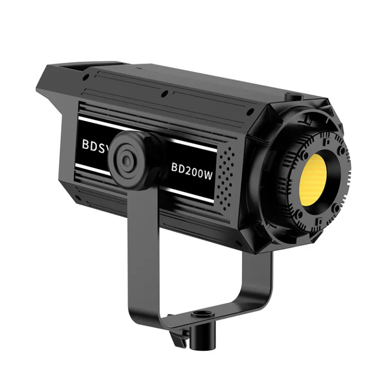 200W چراغ فیلم‌برداری COB پرقدرت برای استودیوهای اینترنتی، مناسب عکاسی از لباس در فضای داخلی، با نور زیبایی و جوان‌سازی پوست و رفلکتور عمیق