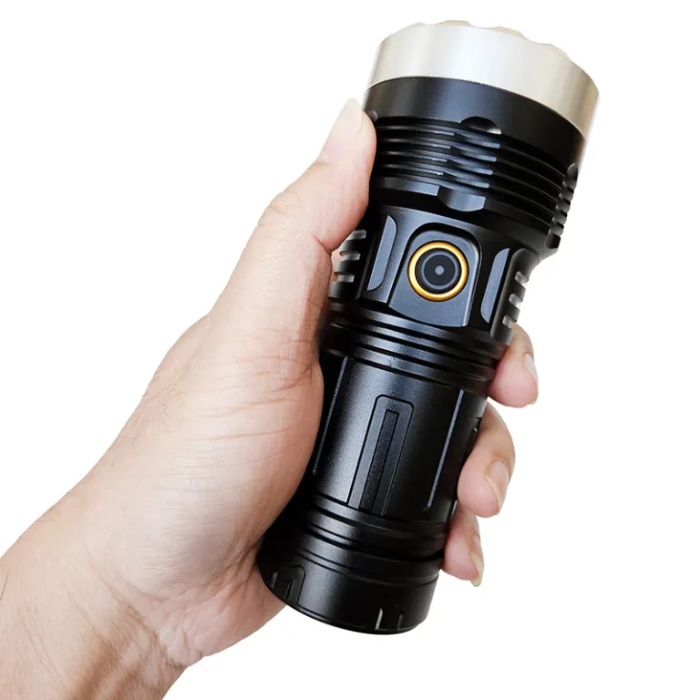 چراغ قوه LED جدید قابل شارژ با بدنه آلومینیومی و برد بلند، مجهز به دیود لیزری BT90