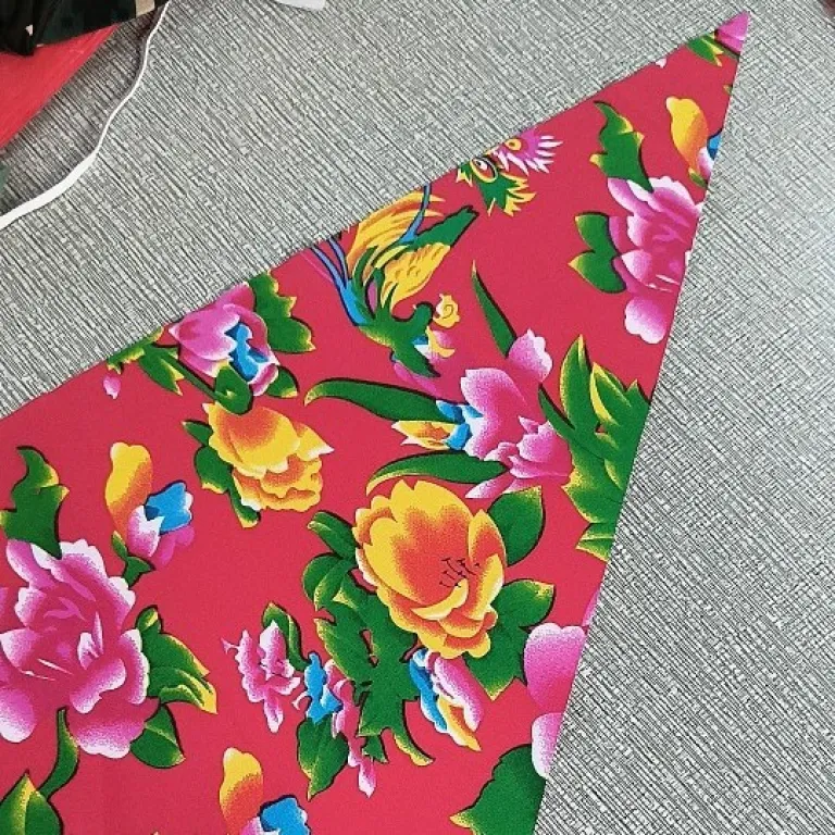 روسری گلدار شمال شرقی چین طرح گل درشت مثلثی برای رقص میدانی یانگگه ست لباس رقص اکسسوری روسری چاپی