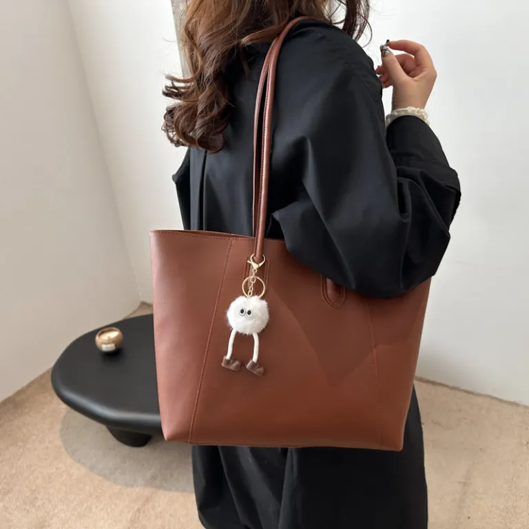 کیف توت بزرگ زنانه مدل جدید زمستانی مناسب محل کار و استفاده روزمره شیک و خاص