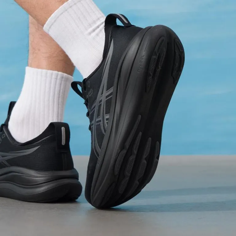 کفش ورزشی سبک و تنفس‌پذیر مردانه ASICS GEL-NIMBUS 28