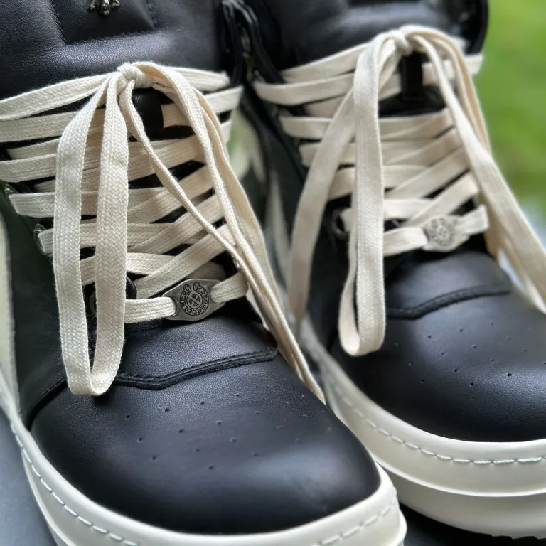 بوت ساق‌بلند چرم طبیعی مشکی طرح مثلث وارونه سایز بزرگ زیره ضخیم مدل Rick Owens