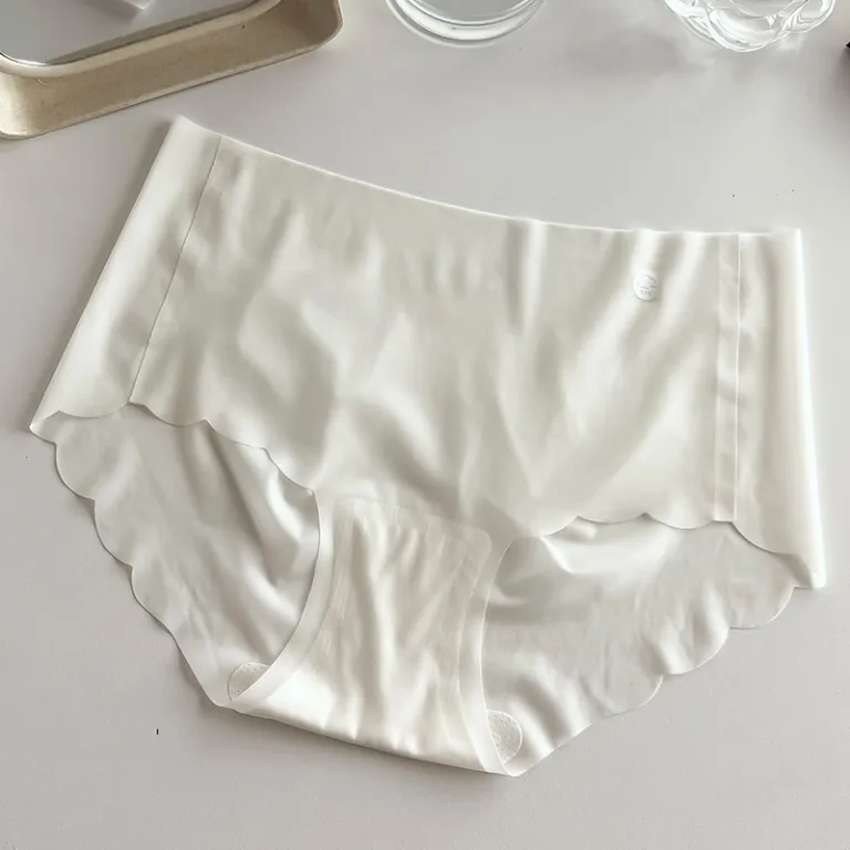 شورت زنانه ابریشمی یخی فرمدهنده باسن، بدون درز، لخت و تنفسپذیر، فاق نخی آنتیباکتریال، بالا کشیده