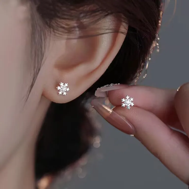 S925 گوشواره میخی نقره خالص با حس لوکس، شیک و همه‌پسند مناسب استایل، عمده از تولیدکننده برای فروش شب‌بازار و بساط