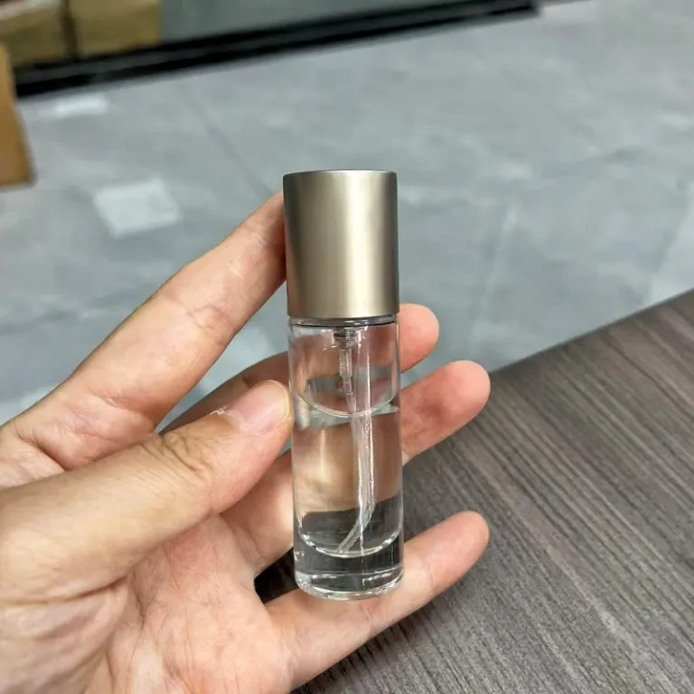 10ML15ML بطری تقسیم عطر شیشهای اسپری قابل حمل با درپوش چوب گردو و راش، خالی و فشاری