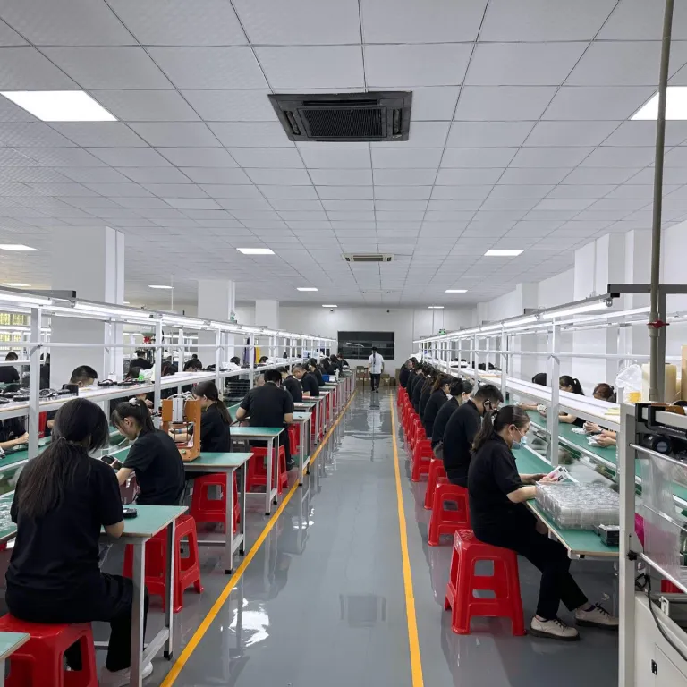پاوربانک با گواهی 3C، شارژ فوق‌سریع، ظرفیت بسیار بالا 20000 میلی‌آمپر، دارای کابل داخلی، سفارشی برای فروش بین‌المللی