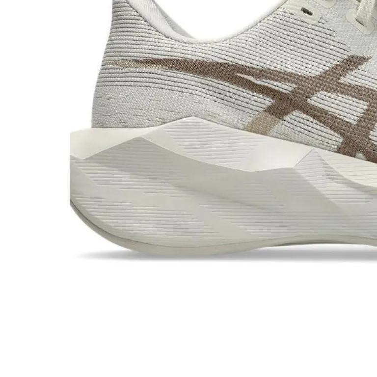 کفش دویدن مردانه ASICS NOVABLAST 6 سبک، انعطاف‌پذیر و تنفس‌پذیر