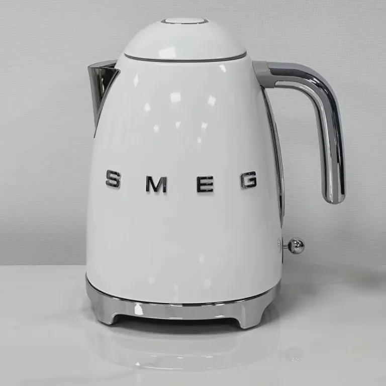 کتری برقی SMEG KLF03 خانگی با طراحی رترو، کنترل دما، بدنه استیل ضدزنگ، جوش‌آوری و گرم نگه‌داشتن، مخصوص اروپا