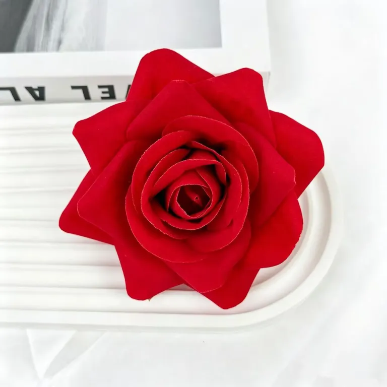 گل رز مخملی مصنوعی برای صحنه عروسی، دکوراسیون منزل، سنجاق سینه و قوس
