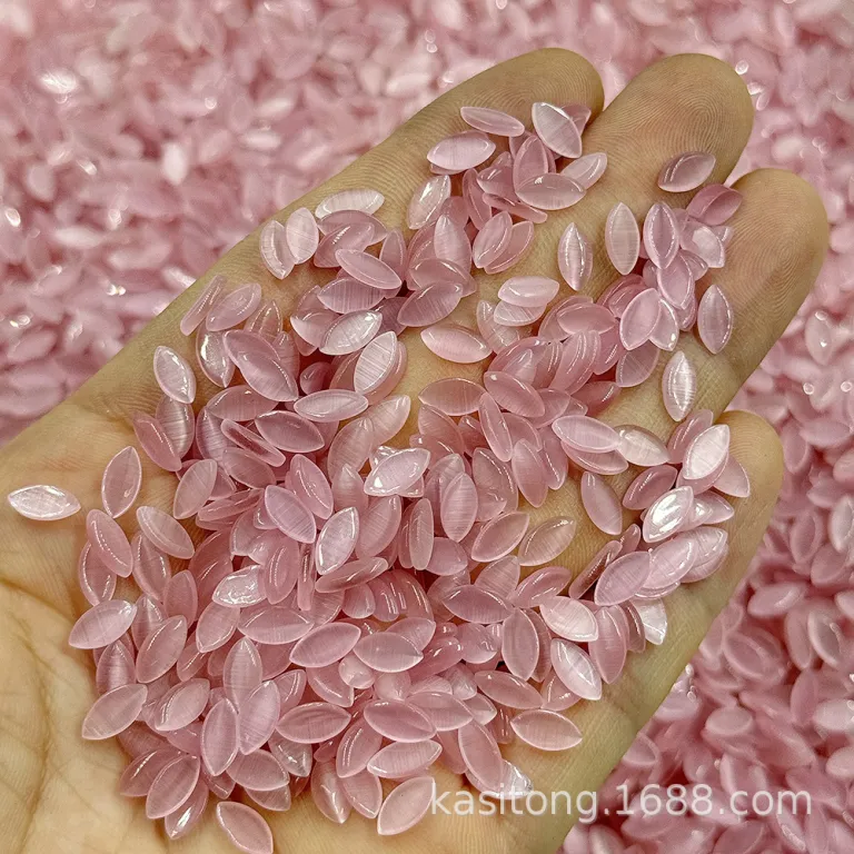 نگین چشم‌گربه‌ای مصنوعی بادامی 4*8mm با کف تخت، فروش مستقیم کارخانه، مناسب گردنبند، سگک کفش و لوازم چسبی
