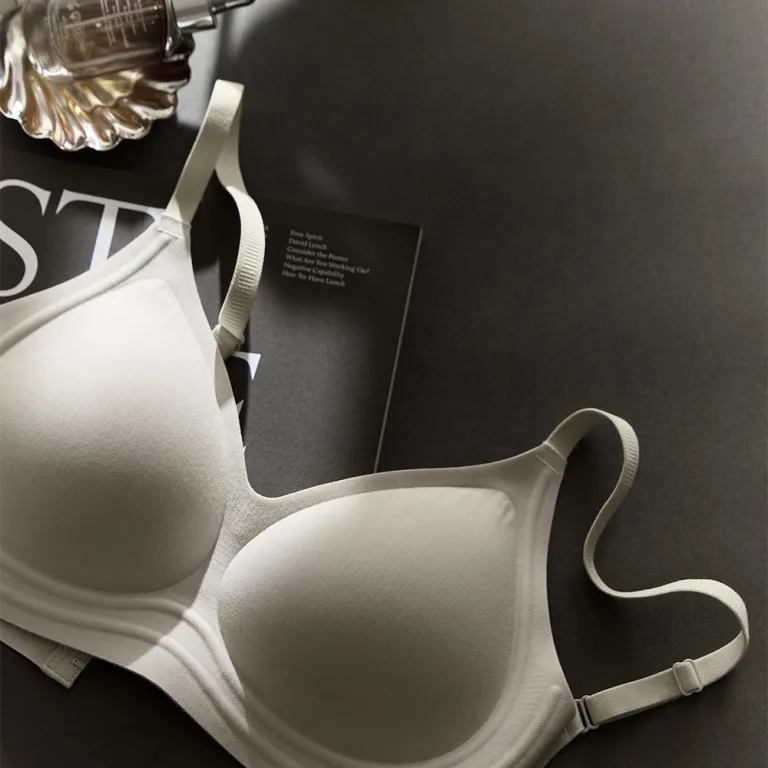 سوتین بدون درز زنانه Cerotich مخصوص سینه‌های کوچک، لیفت و نامرئی، رنگ پوست، بند نازک، پشت باز، از جنس مودال