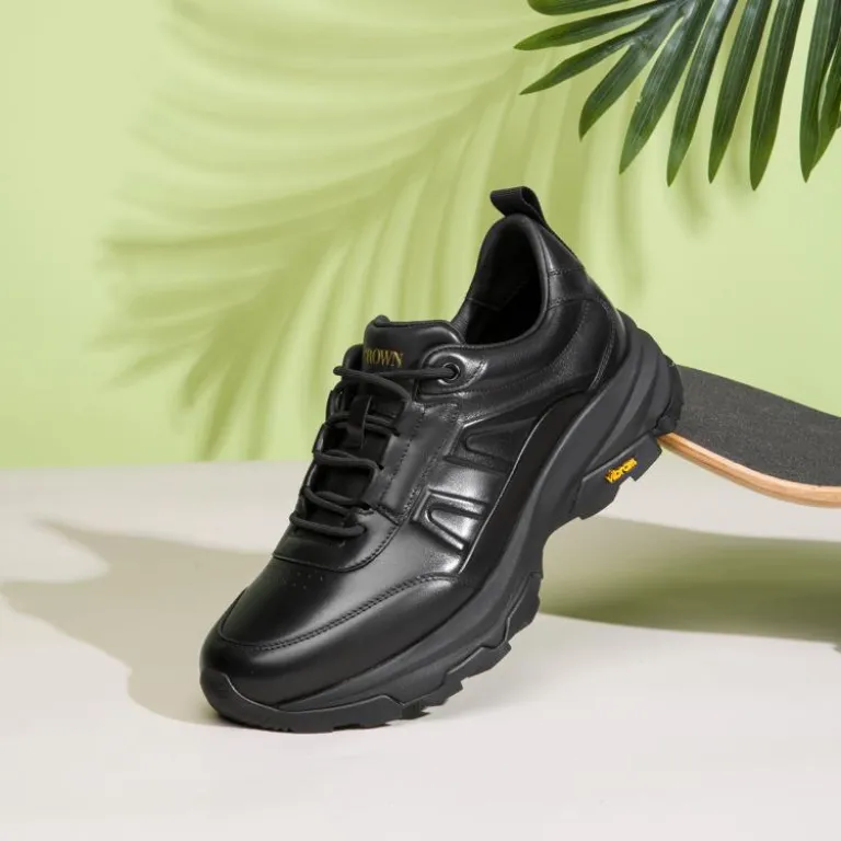 کفش چرم مردانه کلاسیک راحتی فضای باز با زیره Vibram مدل فروشگاهی برند Crown