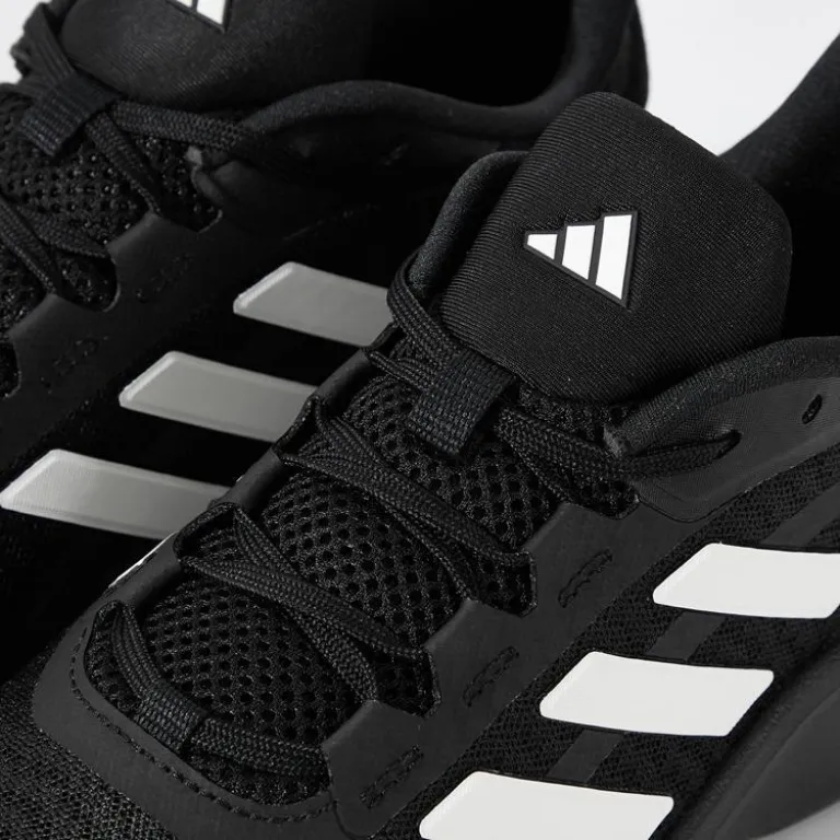 کفش ورزشی راحتی سبک و بادوام ادیداس مناسب استفاده روزمره