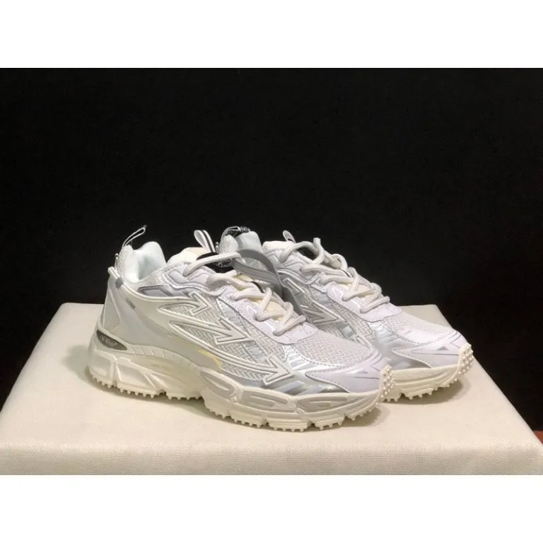 کفش اسپرت OFF WHITE با کفی بلند و ضخیم، طرح پدرانه کوهنوردی، رنگ قهوه‌ای، سبز و زرد با سه فلش، پوتیان