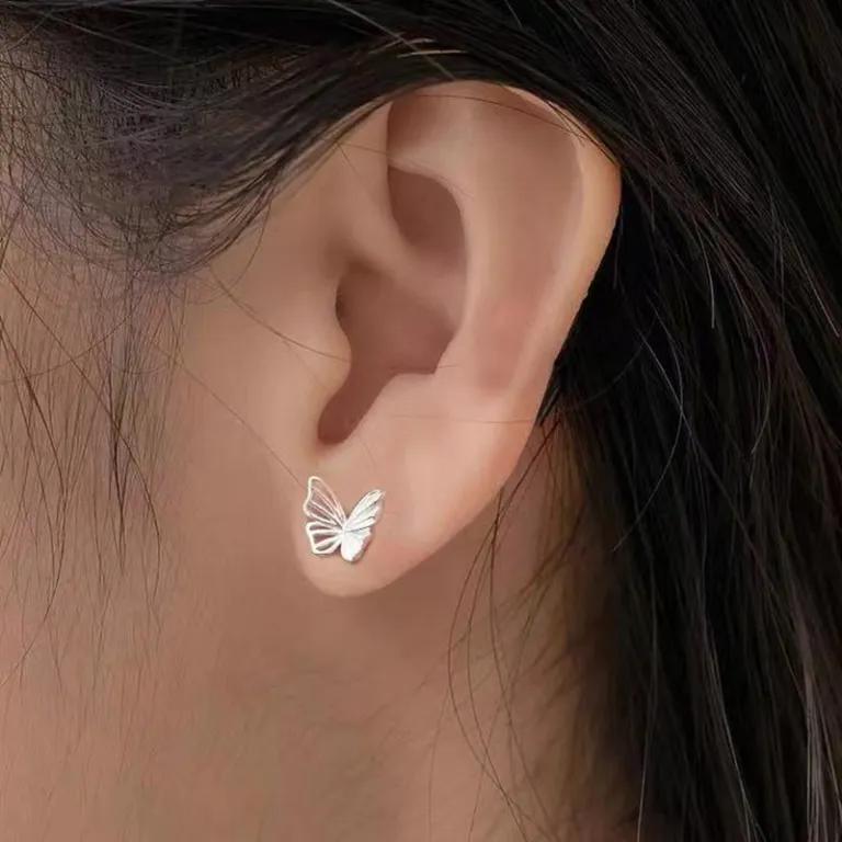 S925 گوشواره میخی نقره خالص با حس لوکس، شیک و همه‌پسند مناسب استایل، عمده از تولیدکننده برای فروش شب‌بازار و بساط