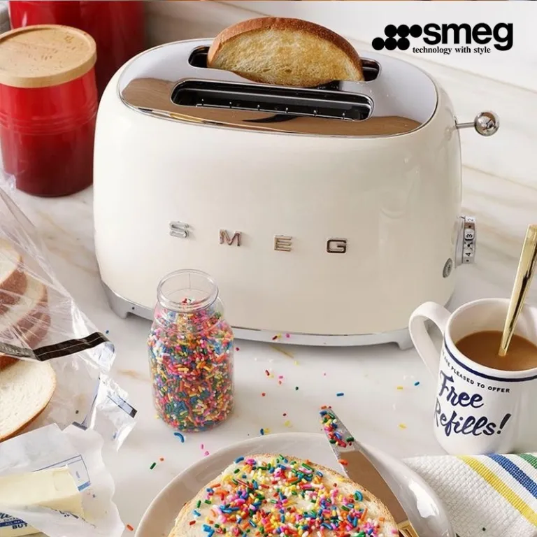 توستر چندکاره رترو SMEG TSF01، دستگاه برشته‌کن نان و گرم‌کن صبحانه خانگی