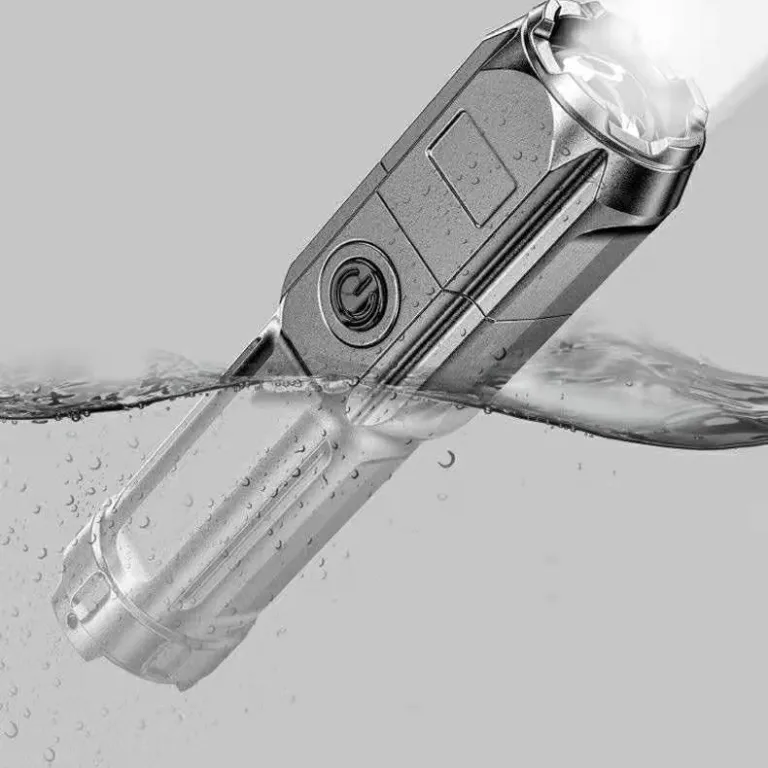 چراغ‌قوه USB با نور قوی، مناسب فضای باز، قابل حمل، بادوام، برد بلند، فوکوس متغیر، LED فوق‌روشن، شارژی، مناسب خانه، مواقع اضطراری و به عنوان پاوربانک