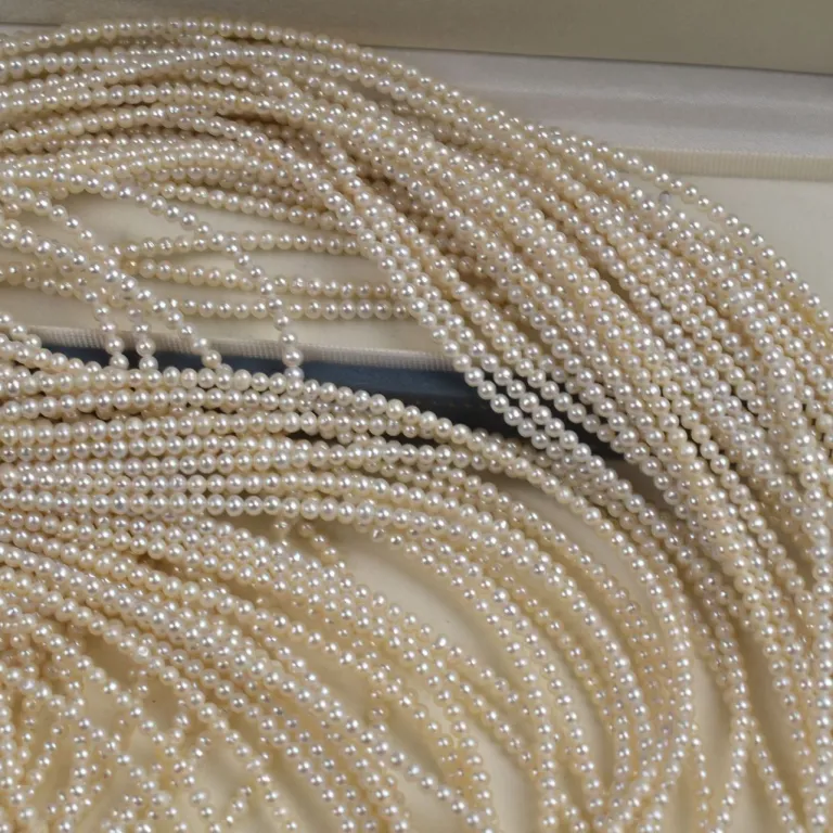 مینی مروارید آب شیرین طبیعی 2-3mm مرواریدهای تقریباً گرد و تخت کوچک، دانهای، نیمهساخته برای کاردستی، یک رشته به طول حدود 38cm