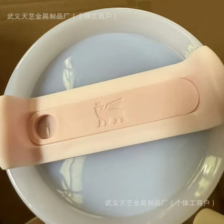 ماگ خودرو استنلی 40oz استیل ضدزنگ عایق حرارتی با ظرفیت بالا، قابل حمل، مناسب خودرو
