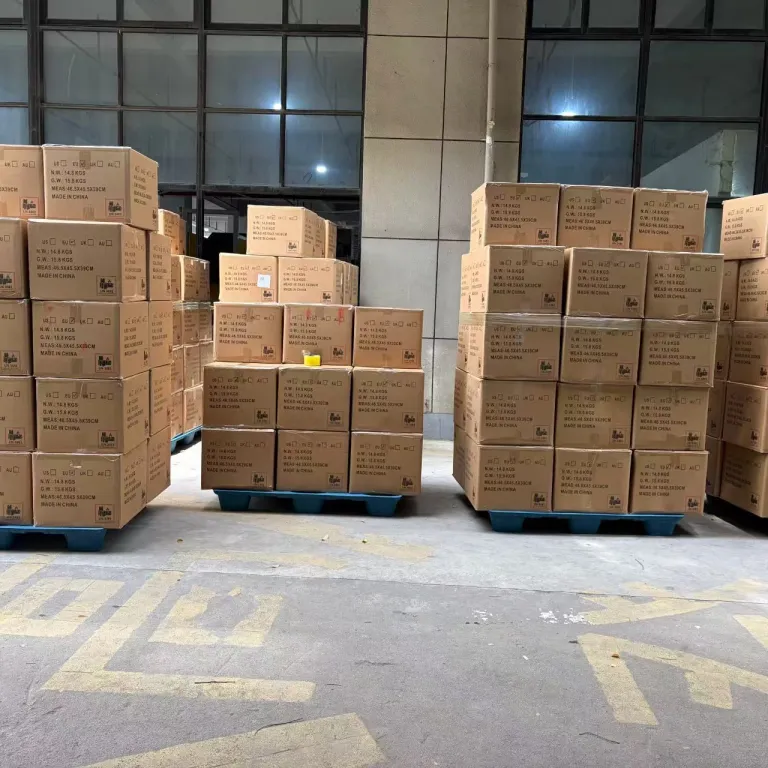 سر مکش تقویت‌شده استخر 14 اینچ با برس کناری، لوازم تمیزکاری استخر، ارسال فوری، پرفروش