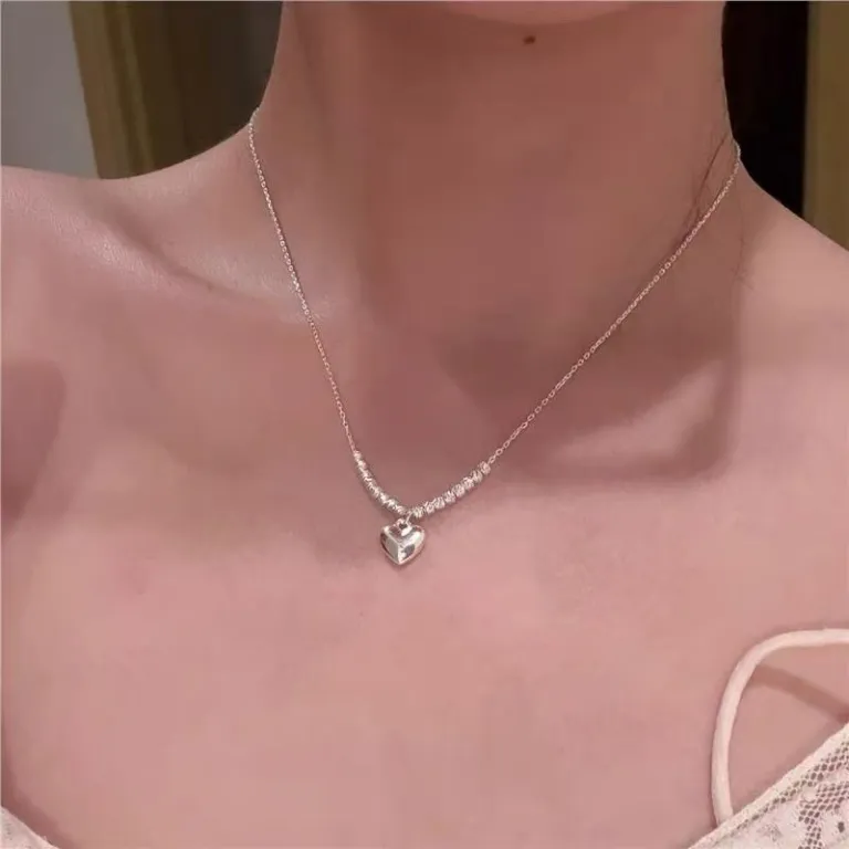 گردنبند مروارید طرحدار زنانه، سبک خاص و لوکس، طراحی سطح بالا، شیک و باوقار، گردنبند استخوانی، گردنبند یقهای، گردنبند مناسب پلیور، زنجیر مروارید