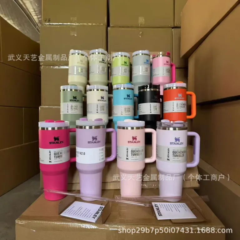 ماگ خودرو استنلی 40oz استیل ضدزنگ عایق حرارتی با ظرفیت بالا، قابل حمل، مناسب خودرو