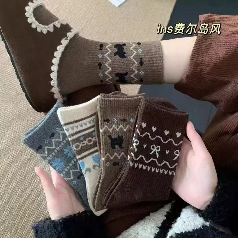 جوراب زنانه پاییزی و زمستانی ضخیم طرح فیرآیل قومی مدل جدید ساقبلند کوتاه استایل اینساگرامی لاغرکننده و همهپسند