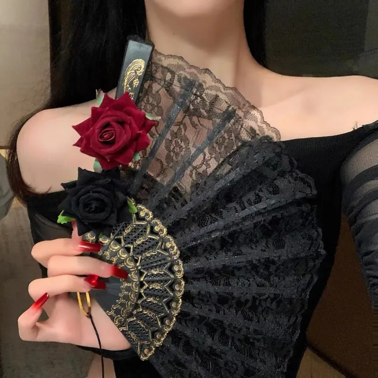 بادبزن توری سبک رترو درباری، بادبزن تاشو رز اروپایی مجلل، مناسب مهمانی چای، اکسسوری عکاسی تم دارک و نمایشگاه