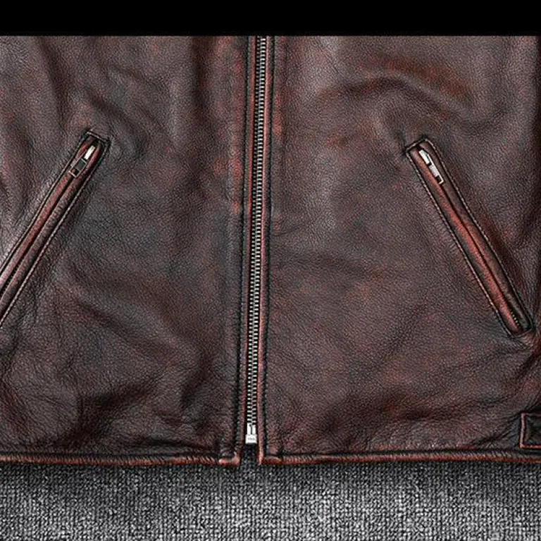 کت چرم مردانه پاکستانی با طرح چرم طبیعی یقه ایستاده قهوه‌ای مایل به قرمز سبک وینتیج آمریکایی