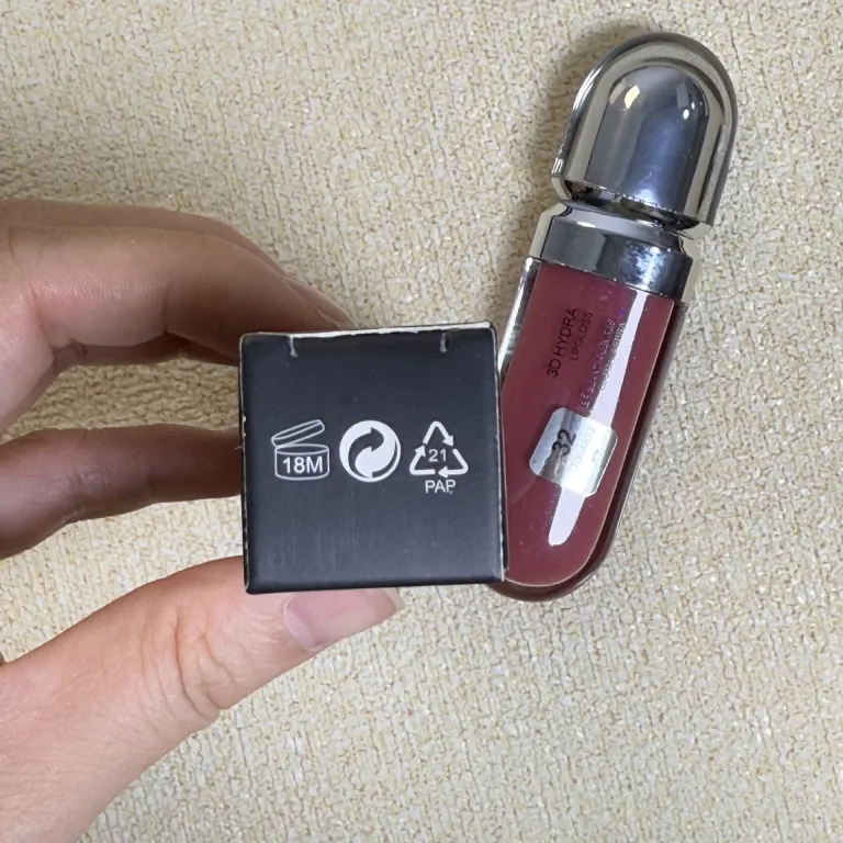 رژ لب مایع آینه‌ای تک‌سر KIO مخصوص صادرات 3D 02 22 12 رژ لب براق شیشه‌ای موجود در رنگ حبوبات 6.5ML